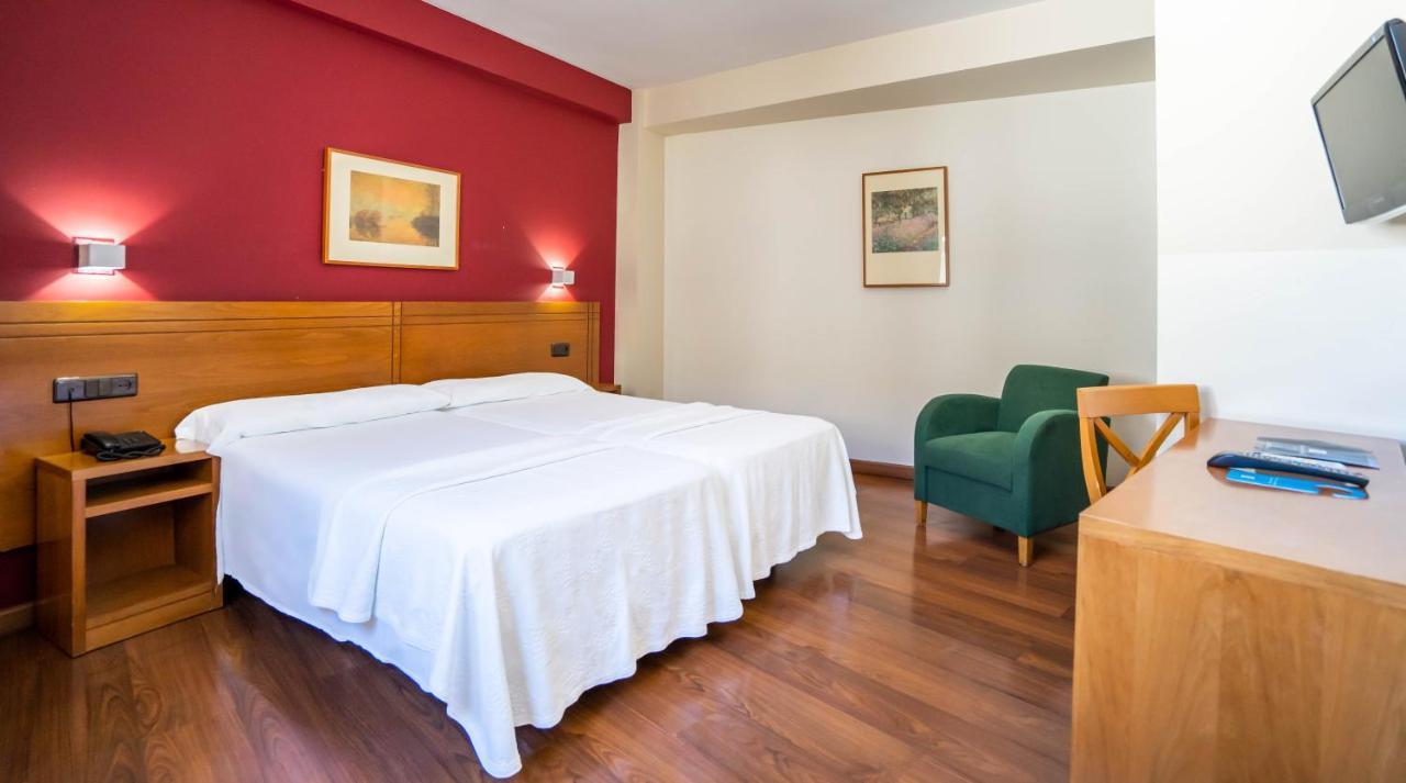 Yit Conquista De Toledo Hotel Bagian luar foto