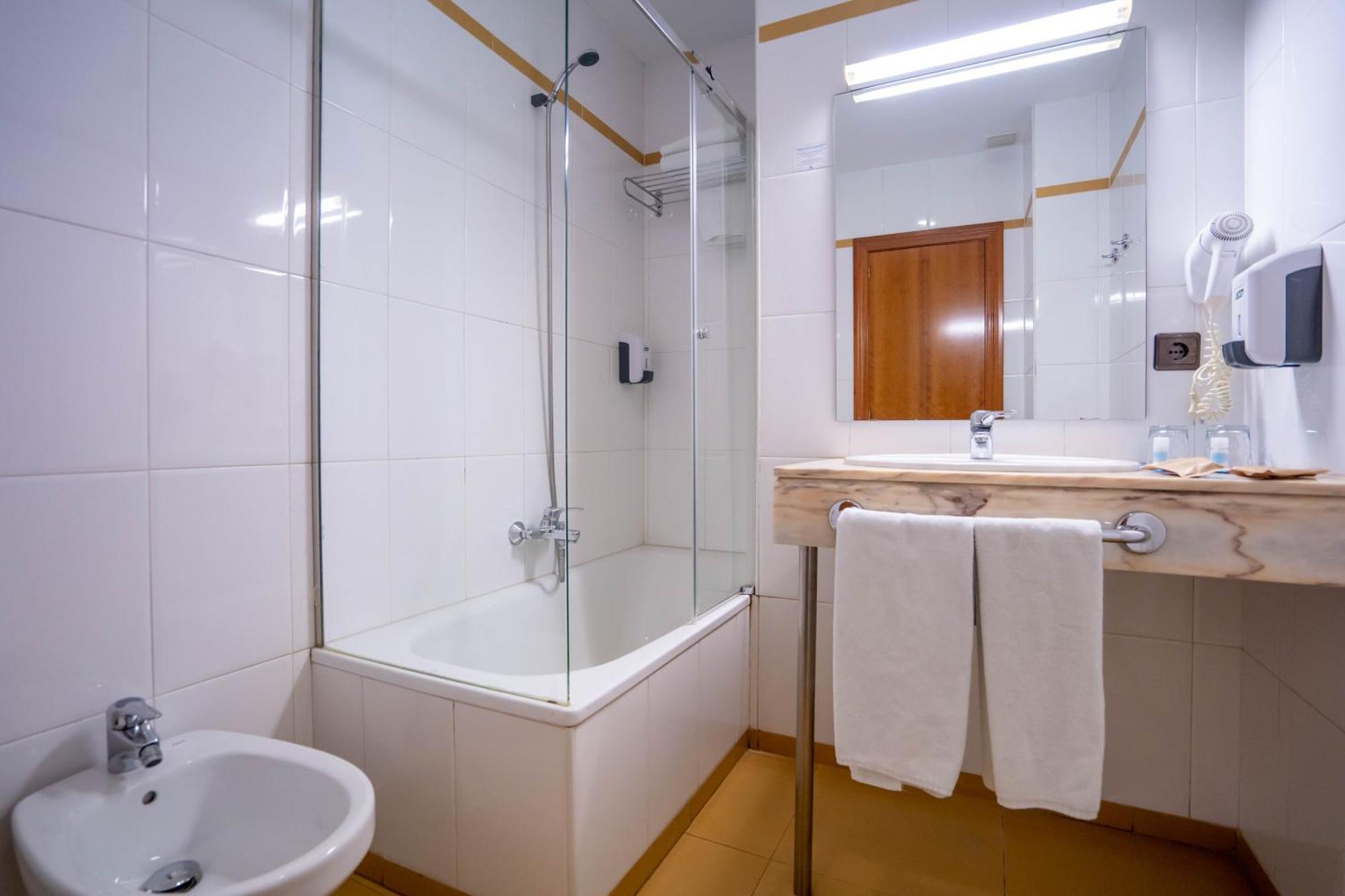 Yit Conquista De Toledo Hotel Bagian luar foto