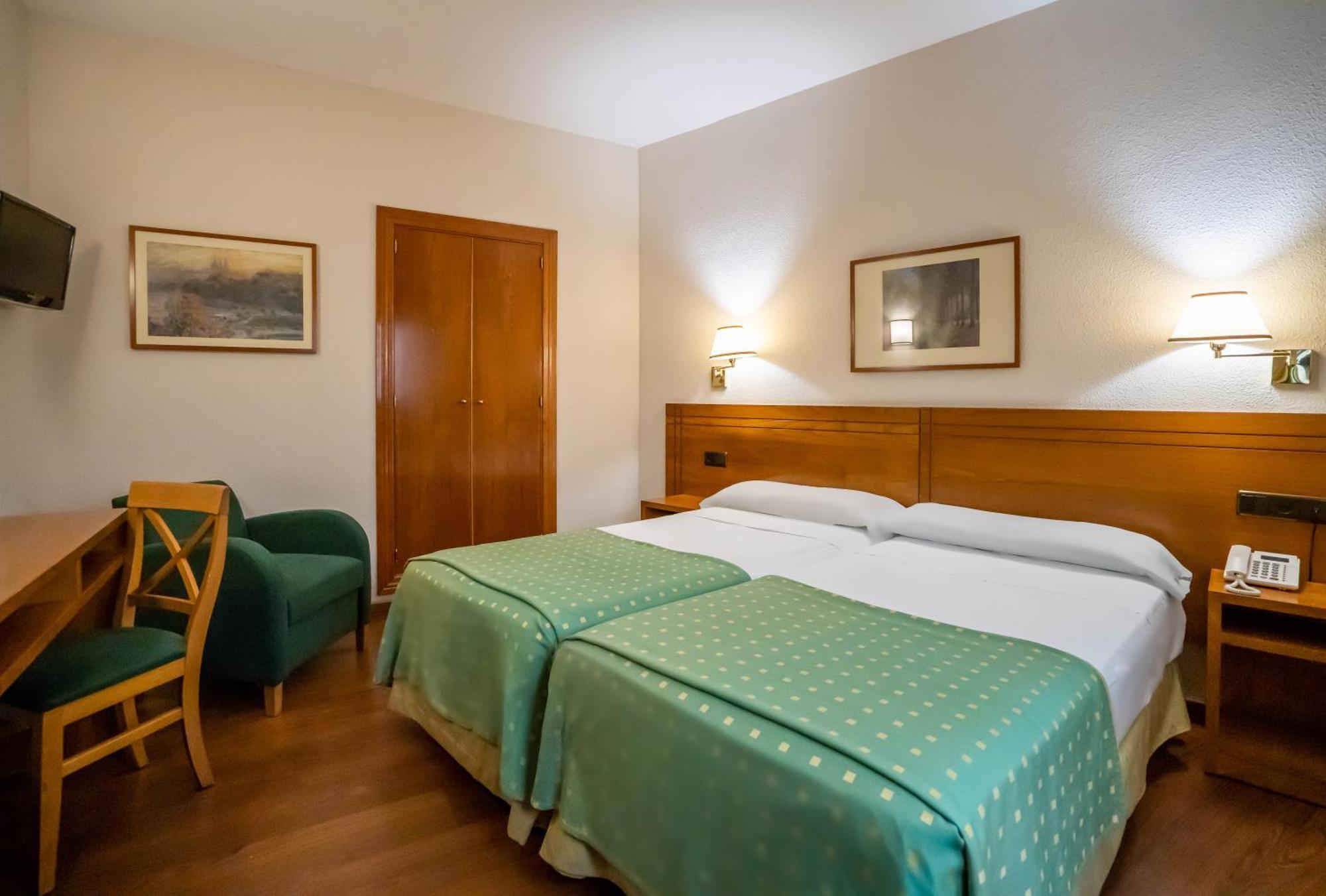 Yit Conquista De Toledo Hotel Bagian luar foto