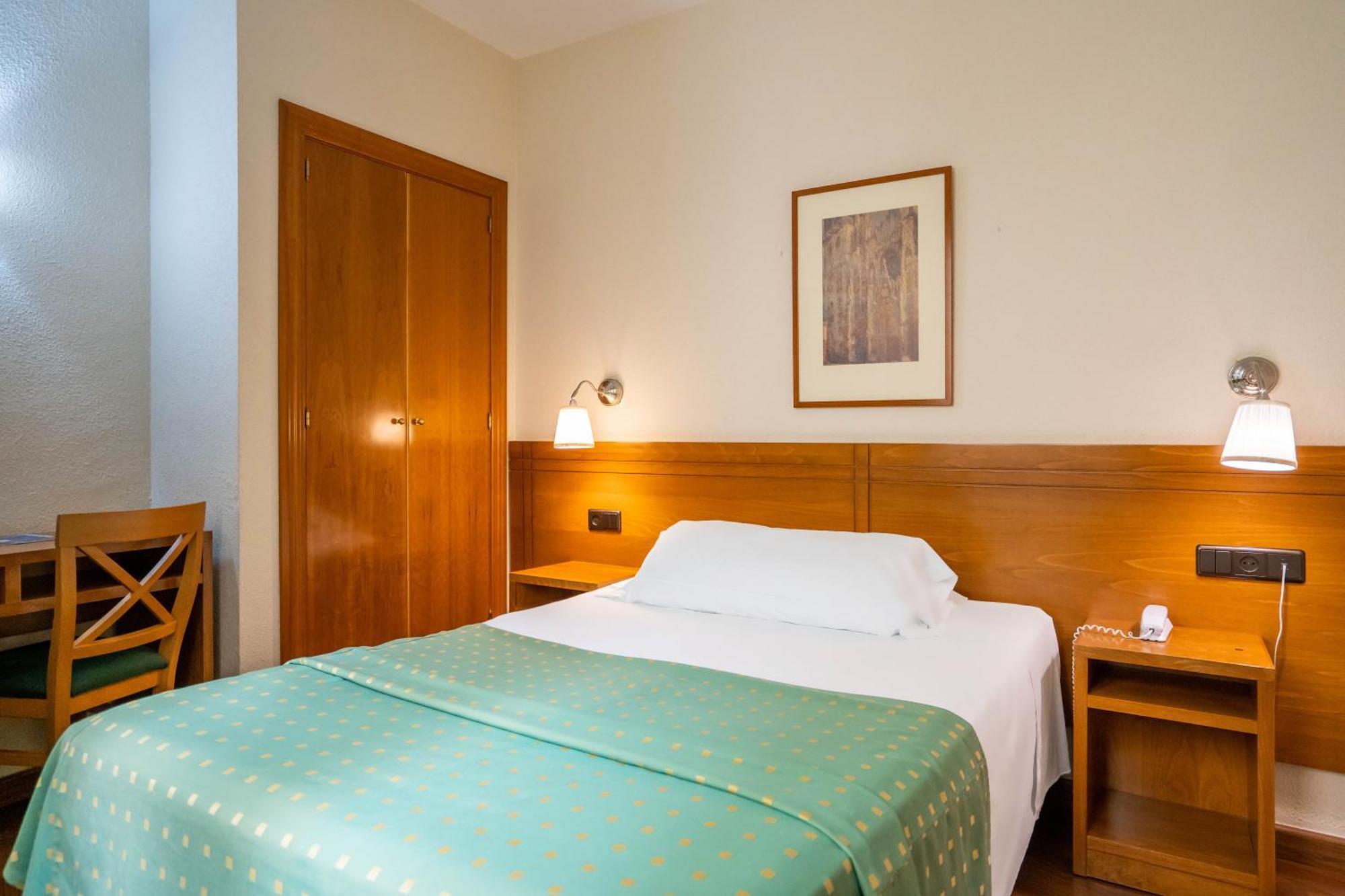 Yit Conquista De Toledo Hotel Bagian luar foto
