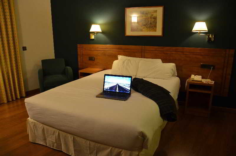 Yit Conquista De Toledo Hotel Bagian luar foto